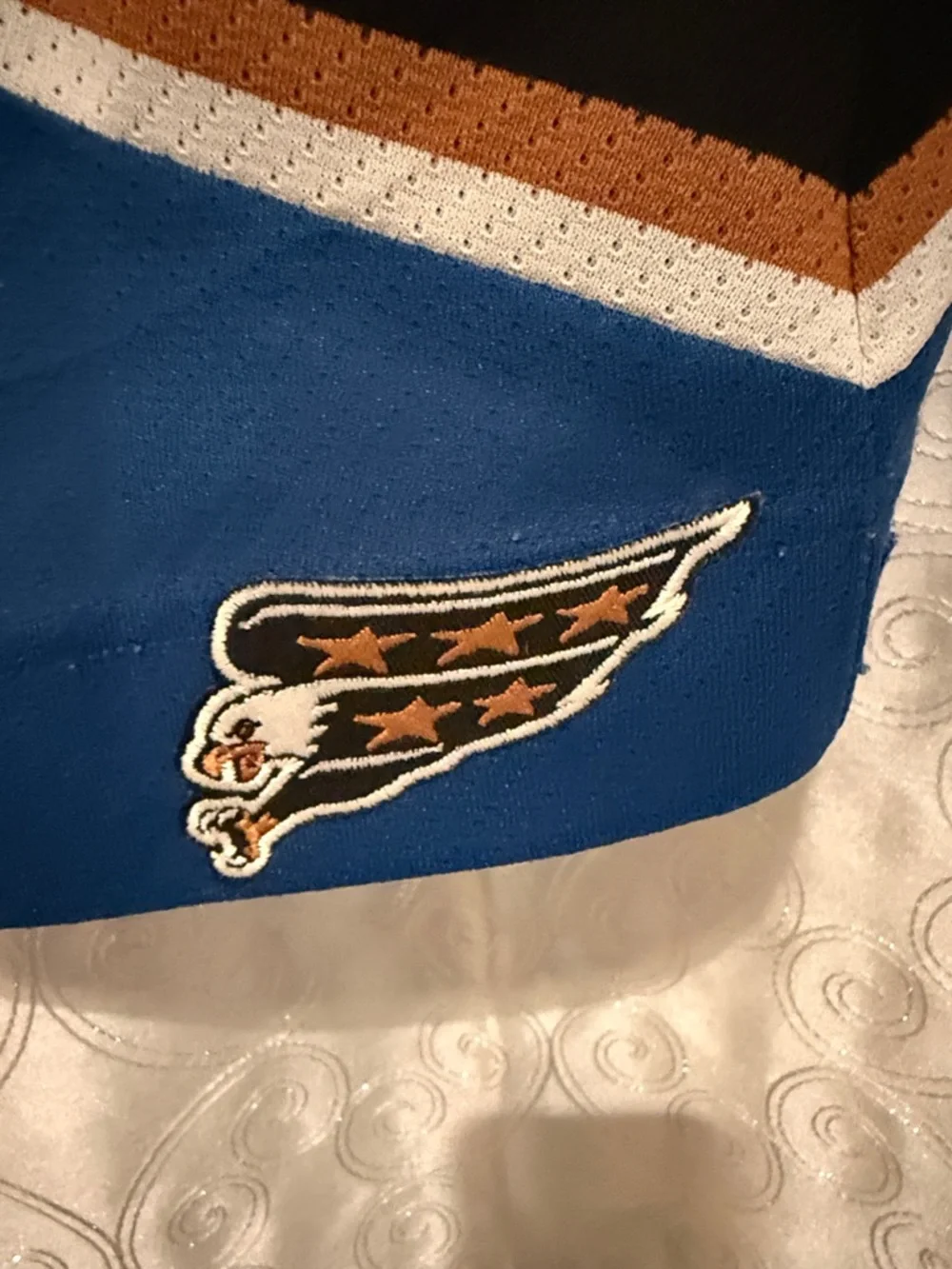 CCM Blue Washington Capitals Alternate Hockey Jersey Boys Size L/XL NHL 🔥 BL2 - Picture 5 of 7